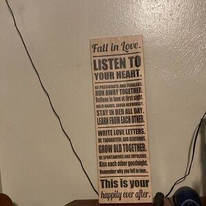 Canvas love quote sign